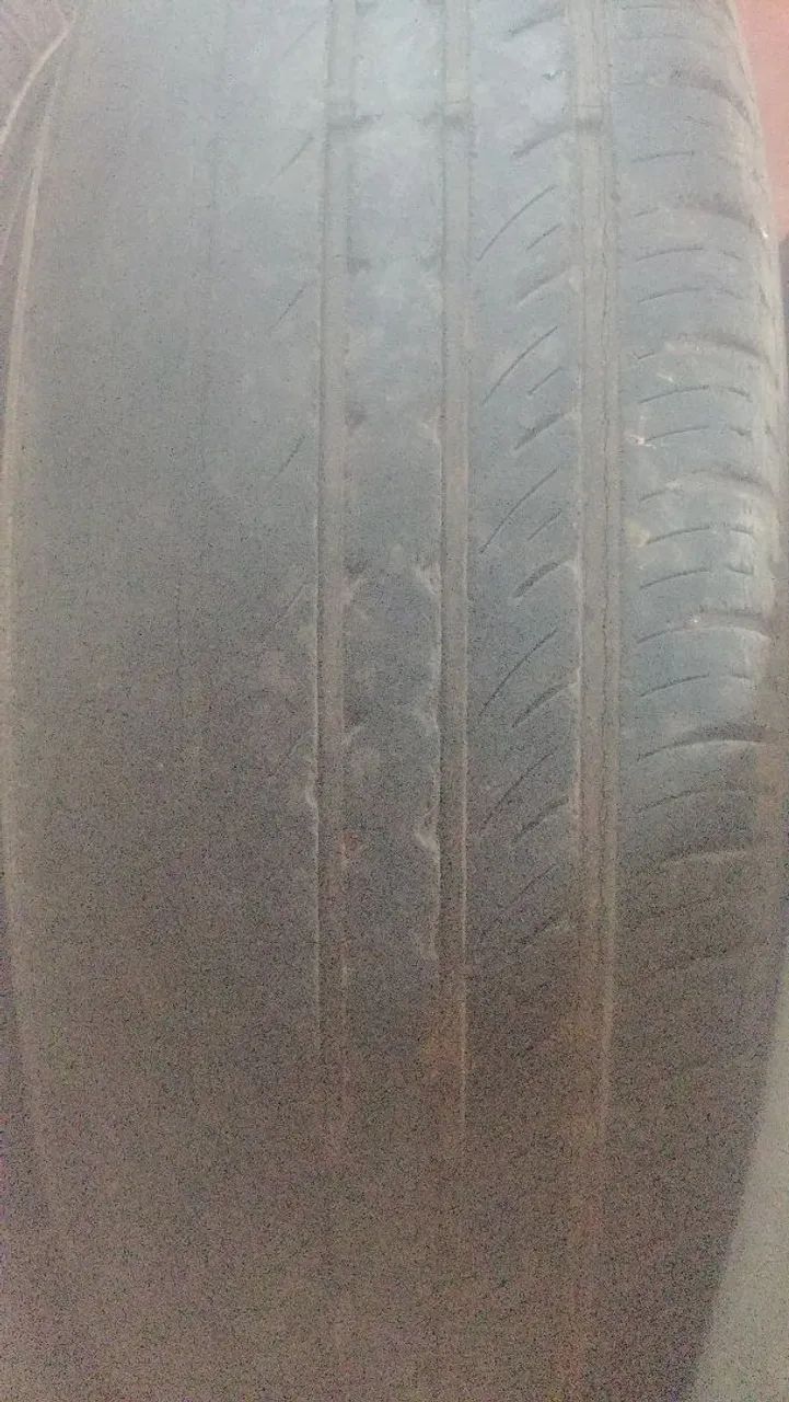 Vendo pneu Aro14 de 70a 100