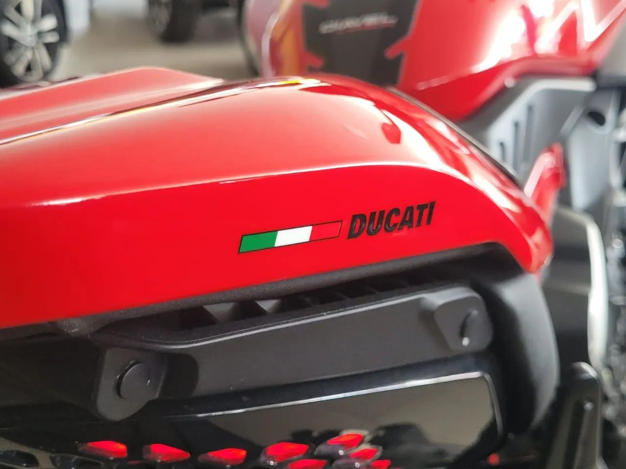 Ducati DIAVEL V4 1158 - Foto 4