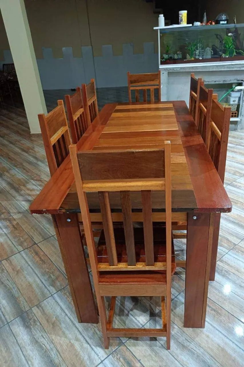 VENDO MESA DE MADEIRA COM 8 CADEIRAS  - Foto 5