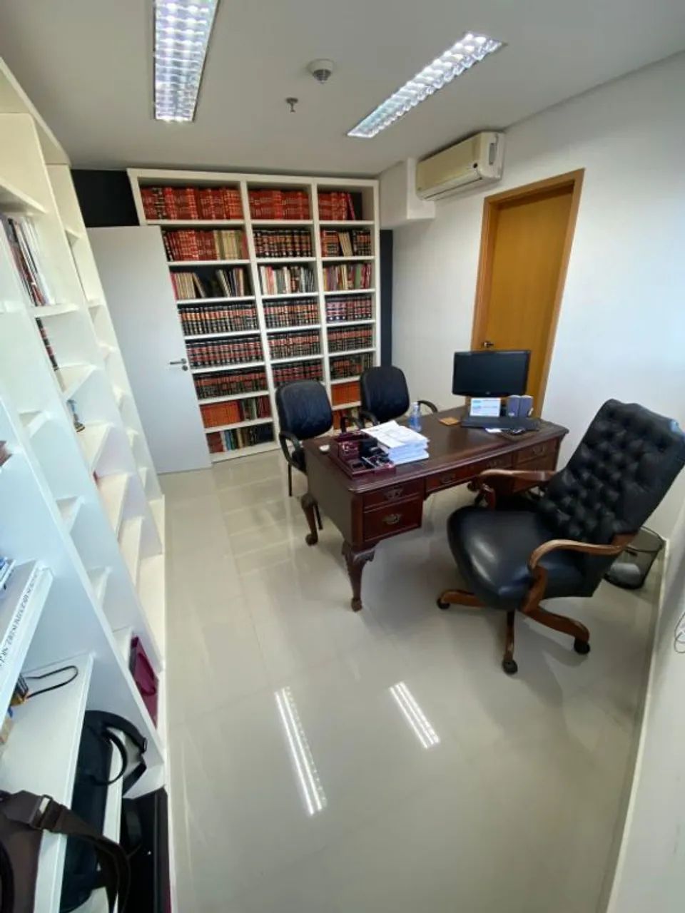 ALUGO SALA COMERCIAL COM LOCALIZAÇÃO PRIVILEGIADA EDIFÍCIO SB TOWER - Foto 3