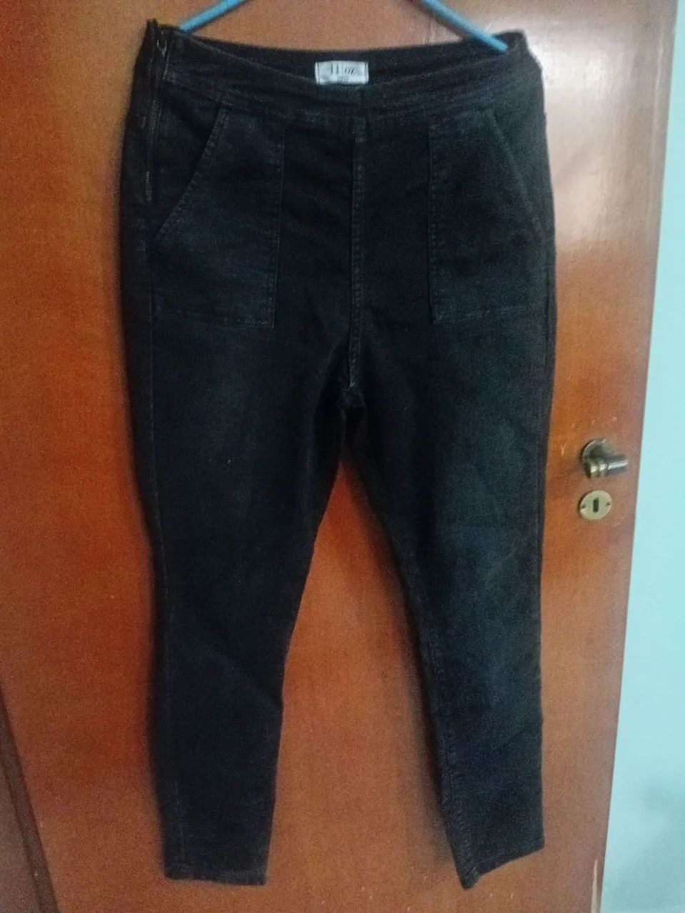 Calça preta pouco uso - Foto 5
