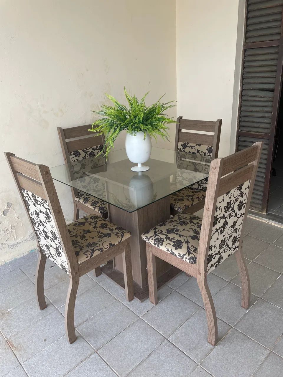 Mesa c 4 cadeiras  - Foto 4