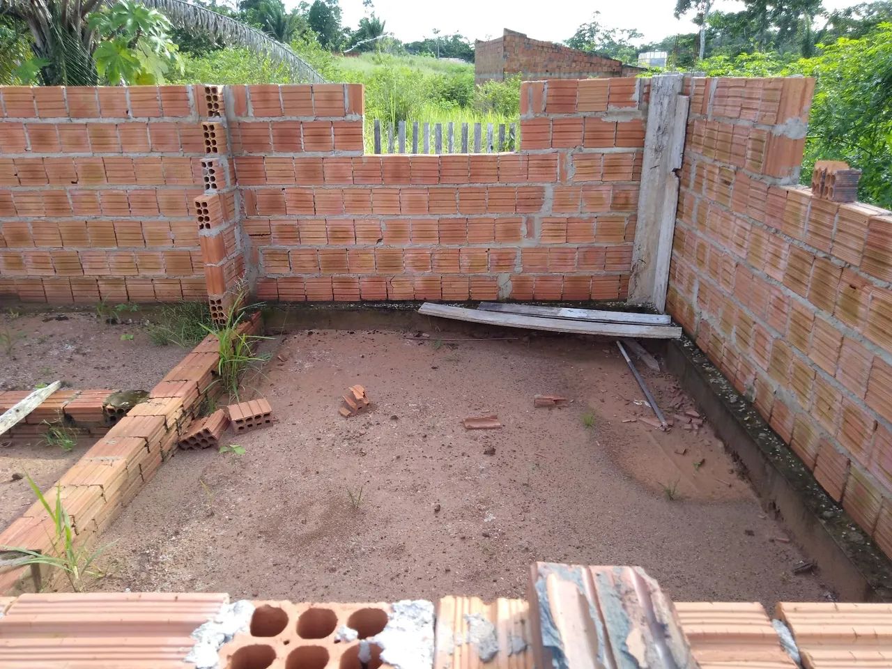 Vendo terreno com casa em construção  - Foto 4