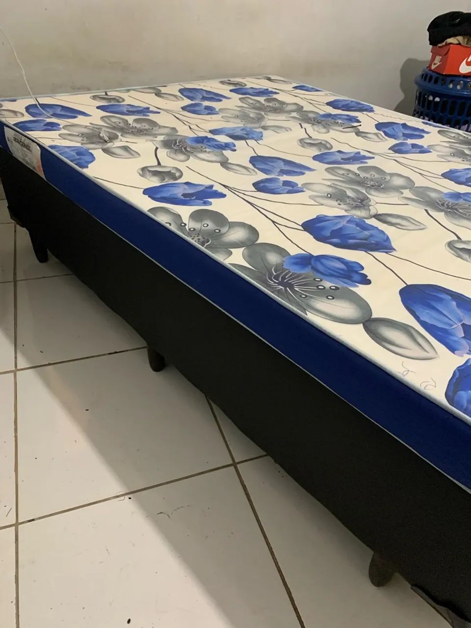 Guarda roupa e cama semi novo - Foto 2