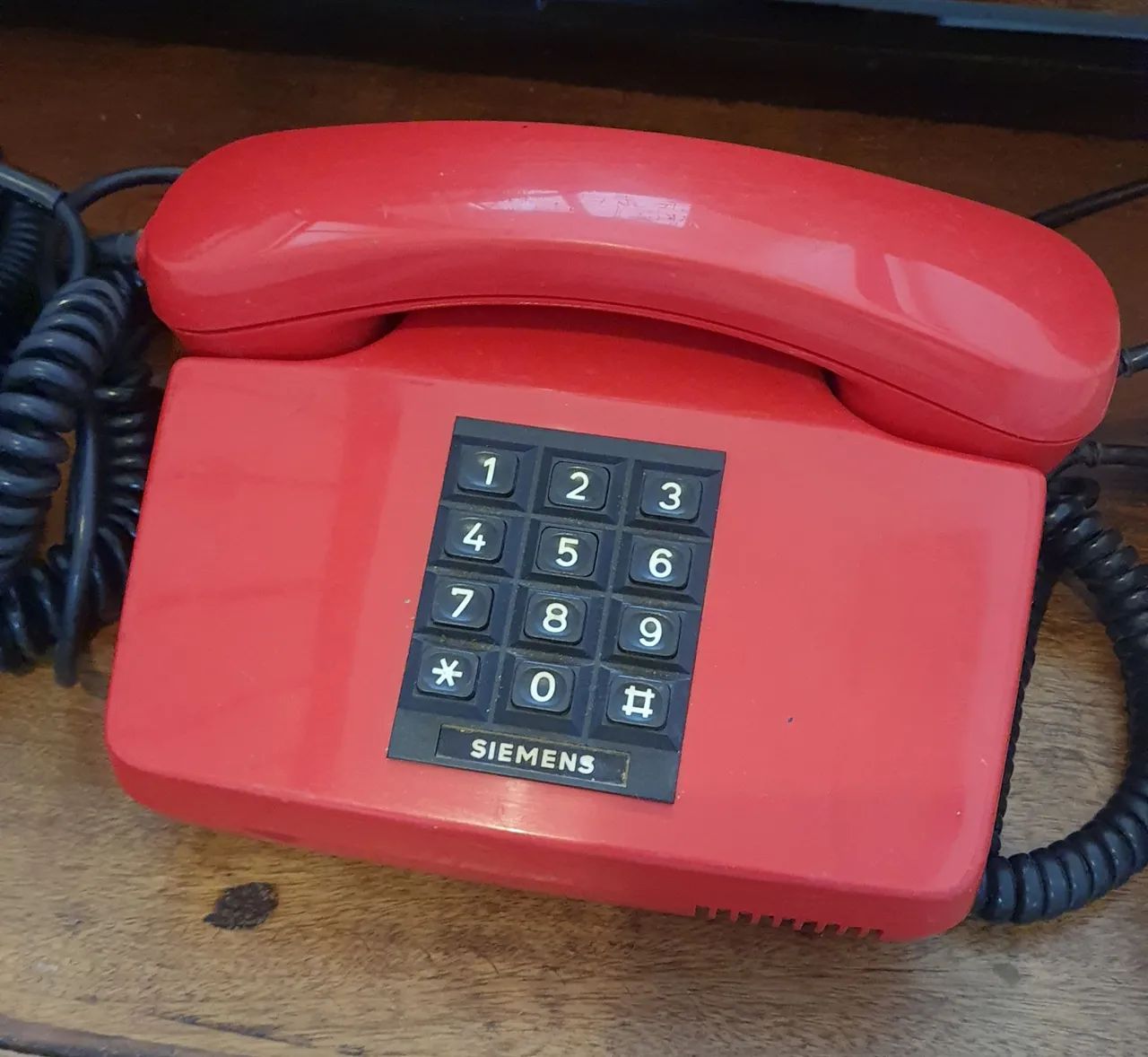 Telefone Antigo Vermelho