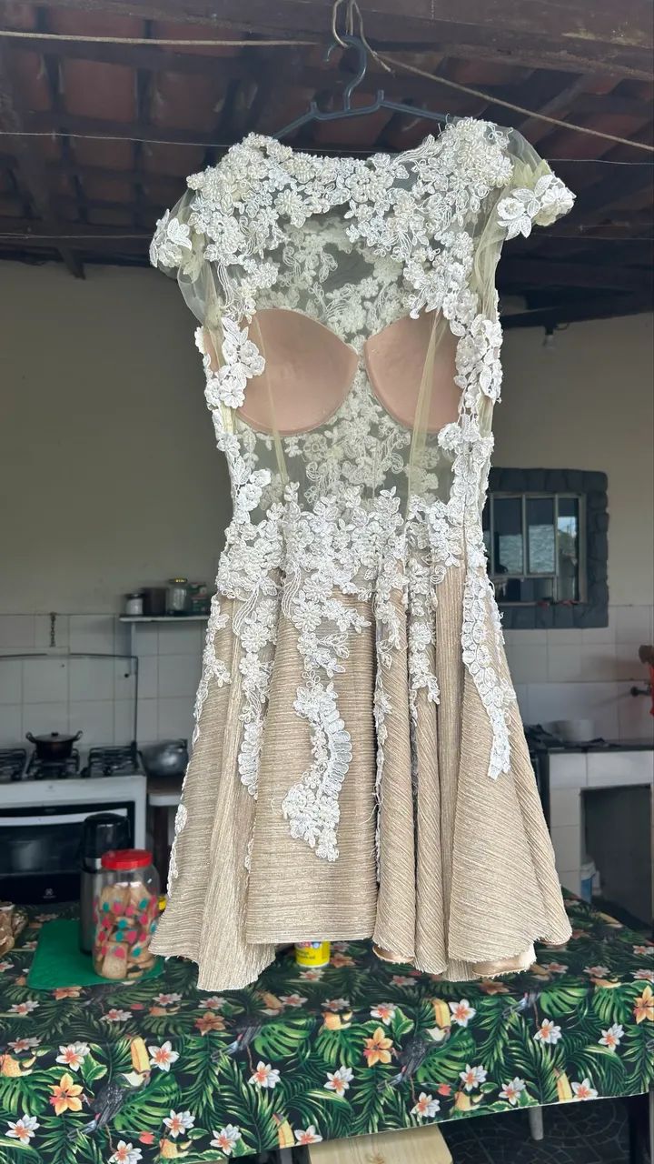 Vestido Curto Dourado Estampado - Foto 4