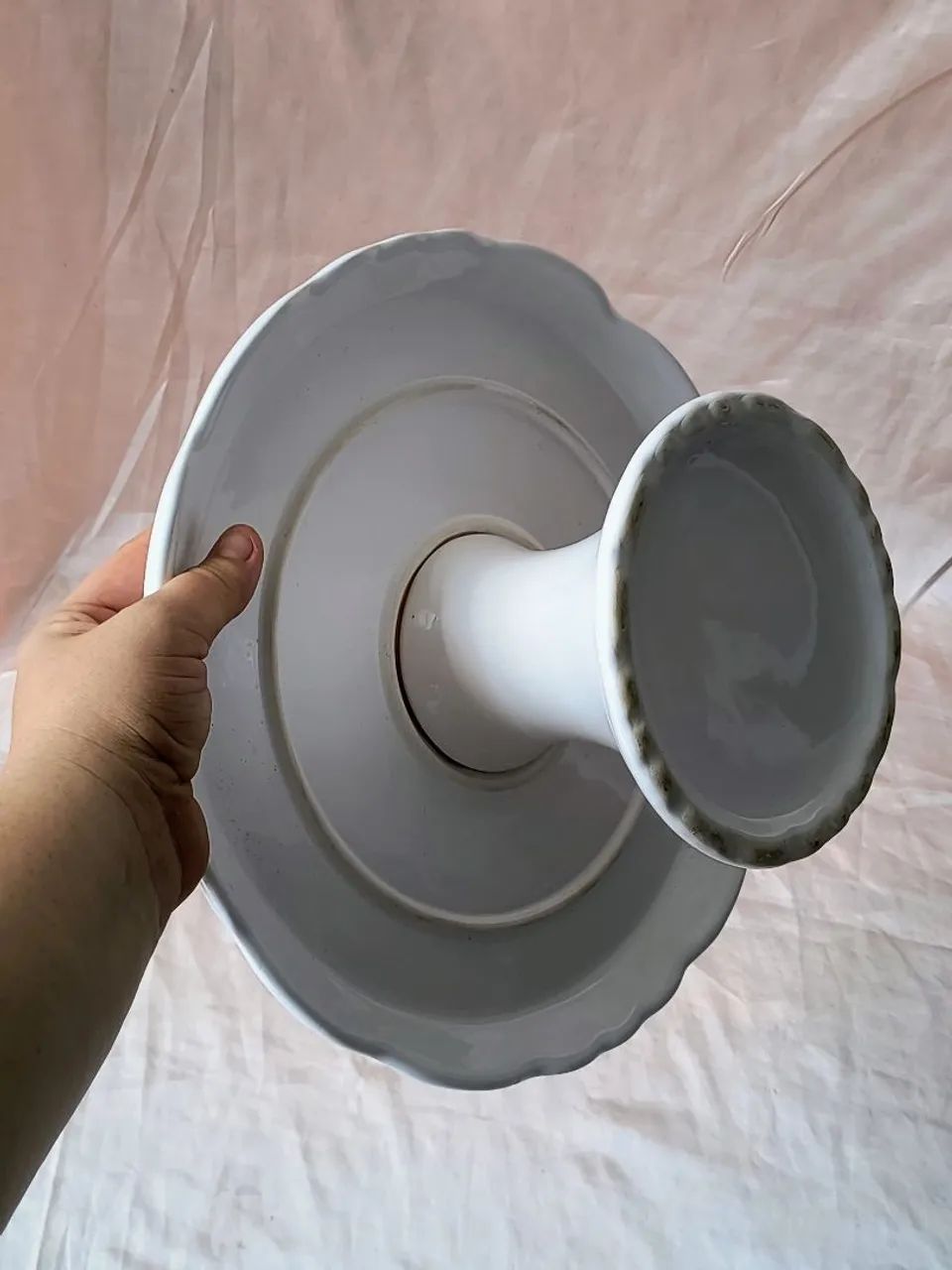 linda boleira branca ceramica detalhes rosa claro decoração festa servir jantar mesa  - Foto 6