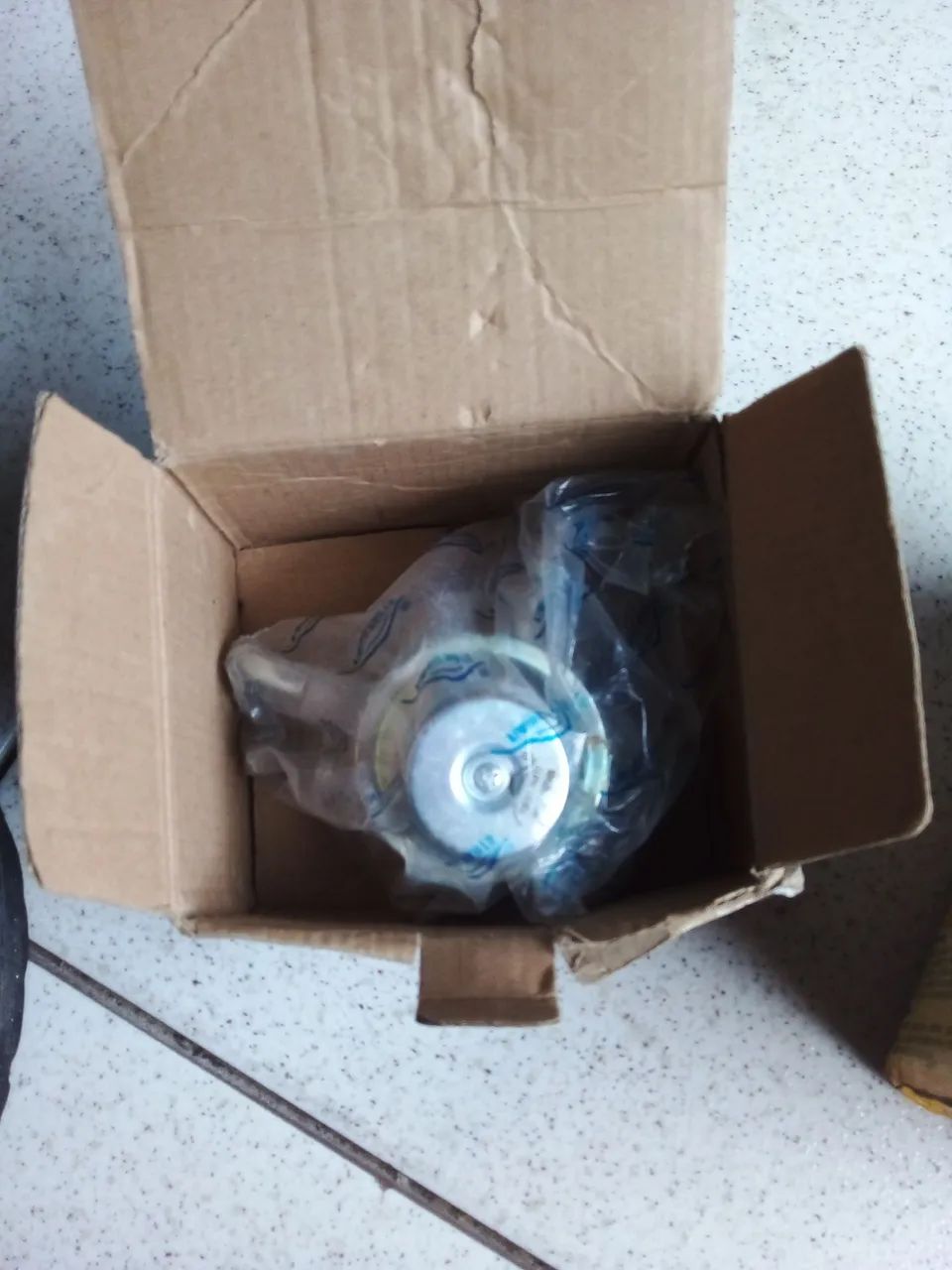 Vendo cabeçote ou bomba óleo combustível e o filtro de óleo  - Foto 2