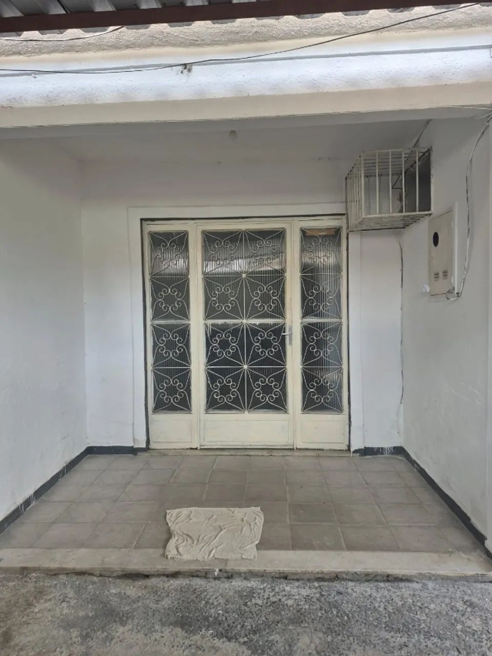 Aluga-se casa em Vila Emil
