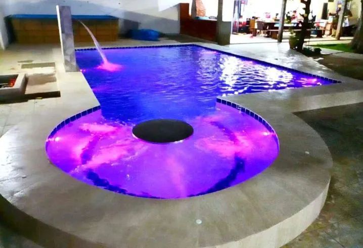 Piscinas com hidromassagem completa 