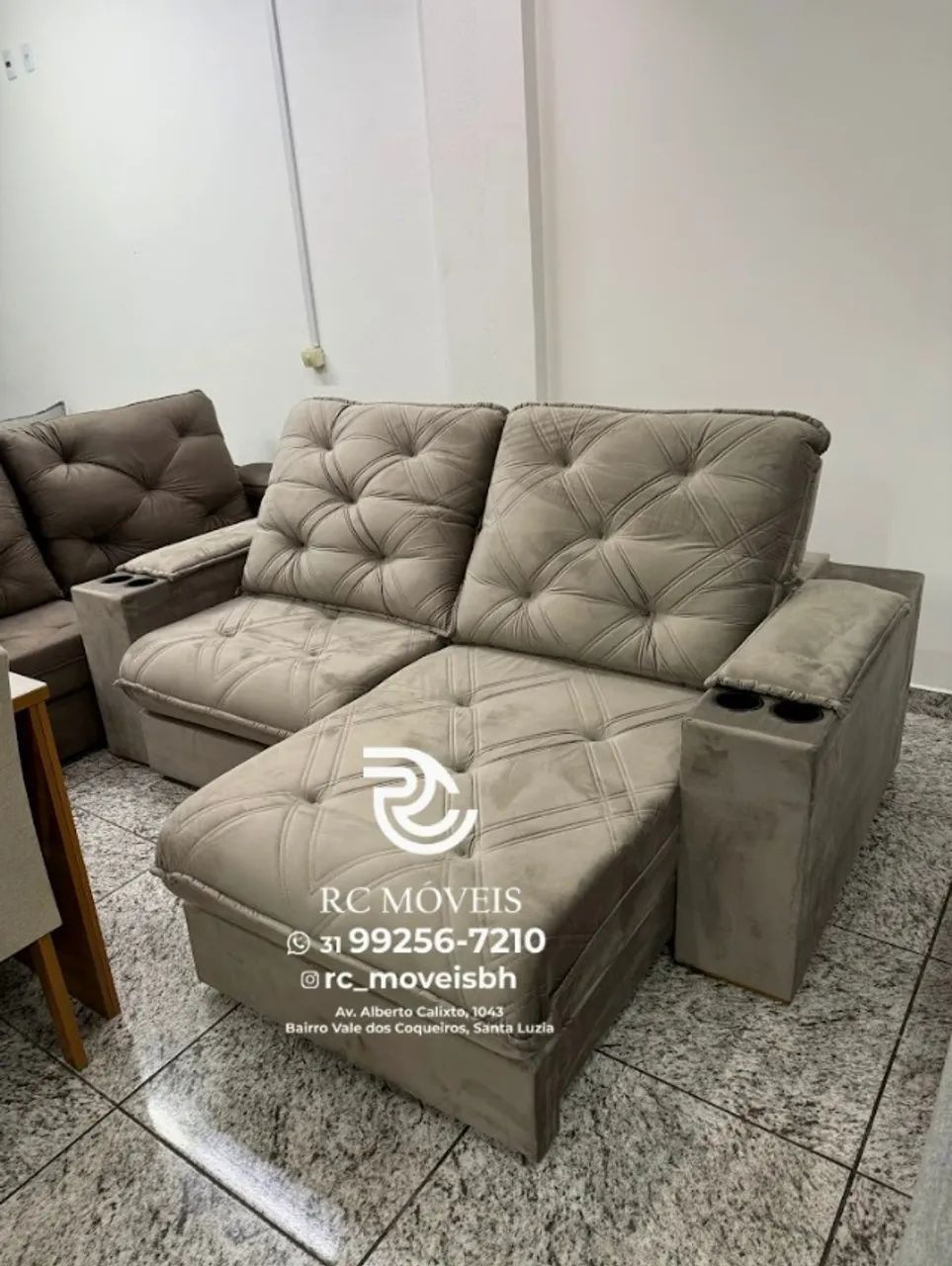 Sofá Retrátil Reclinável Cuiabá com Porta Copos D33 Molas Ensacadas - Foto 4