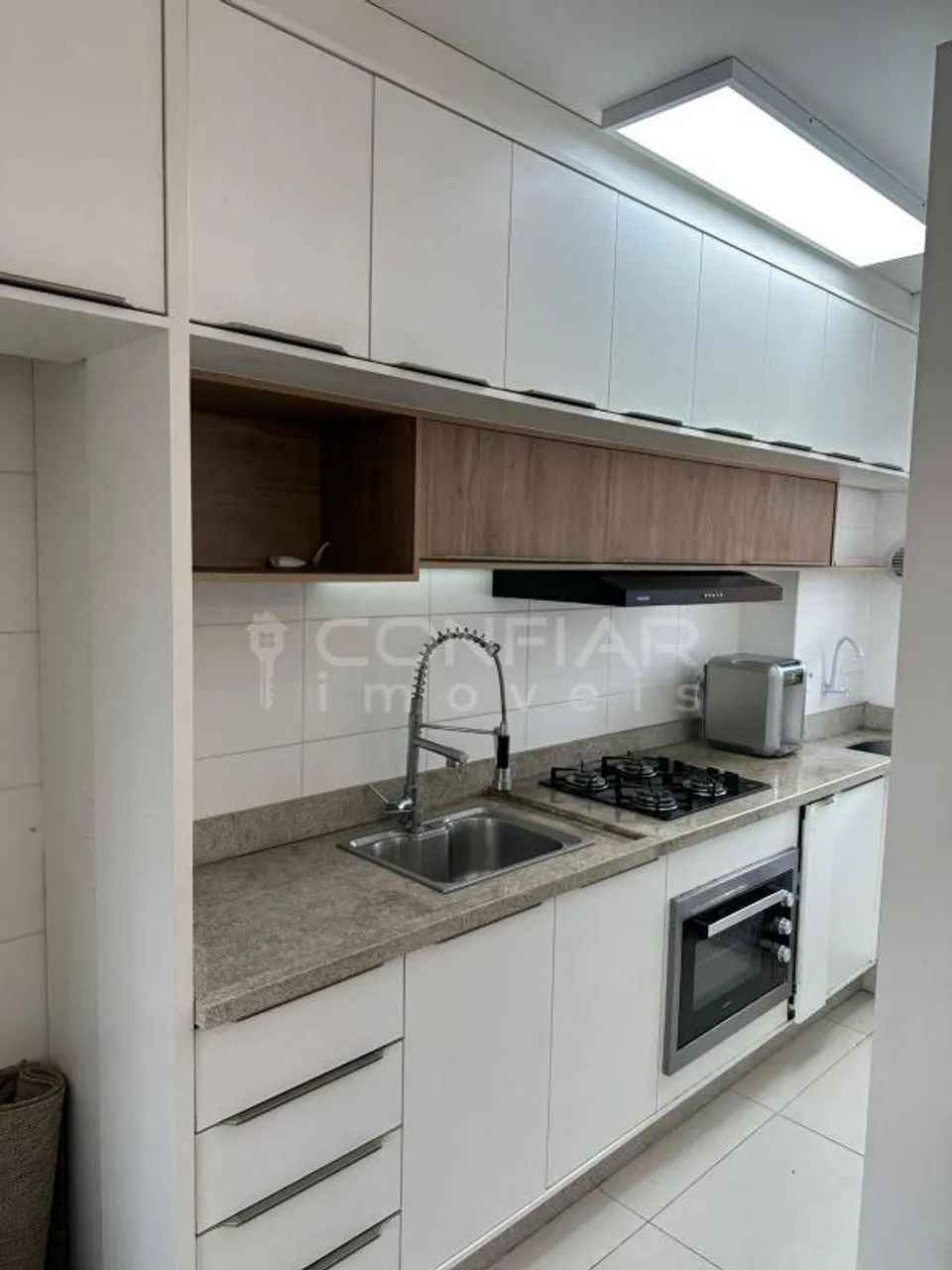 Apartamento semi mobiliado com 3 quartos para locação no Costa e Silva por R$2.900,00 + TA