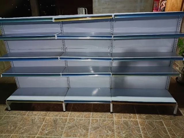 Gôndola  Comprimento 2,62  Altura 1,40 Largura 35 cm Profundidade 30cm - Foto 2