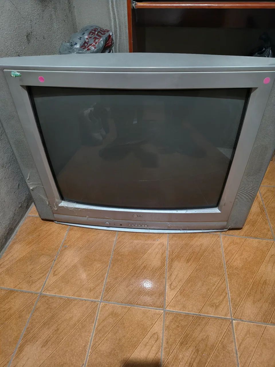 Tv 29 polegadas LG antiga funcionando perfeitamente retirada no Estácio Rj  - Foto 3
