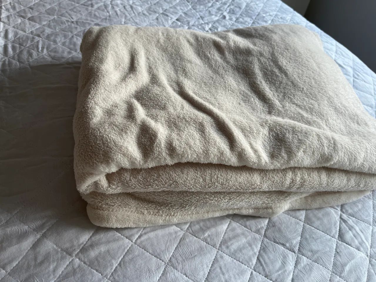 Cobertor fleece solteiro beige claro  - Foto 2