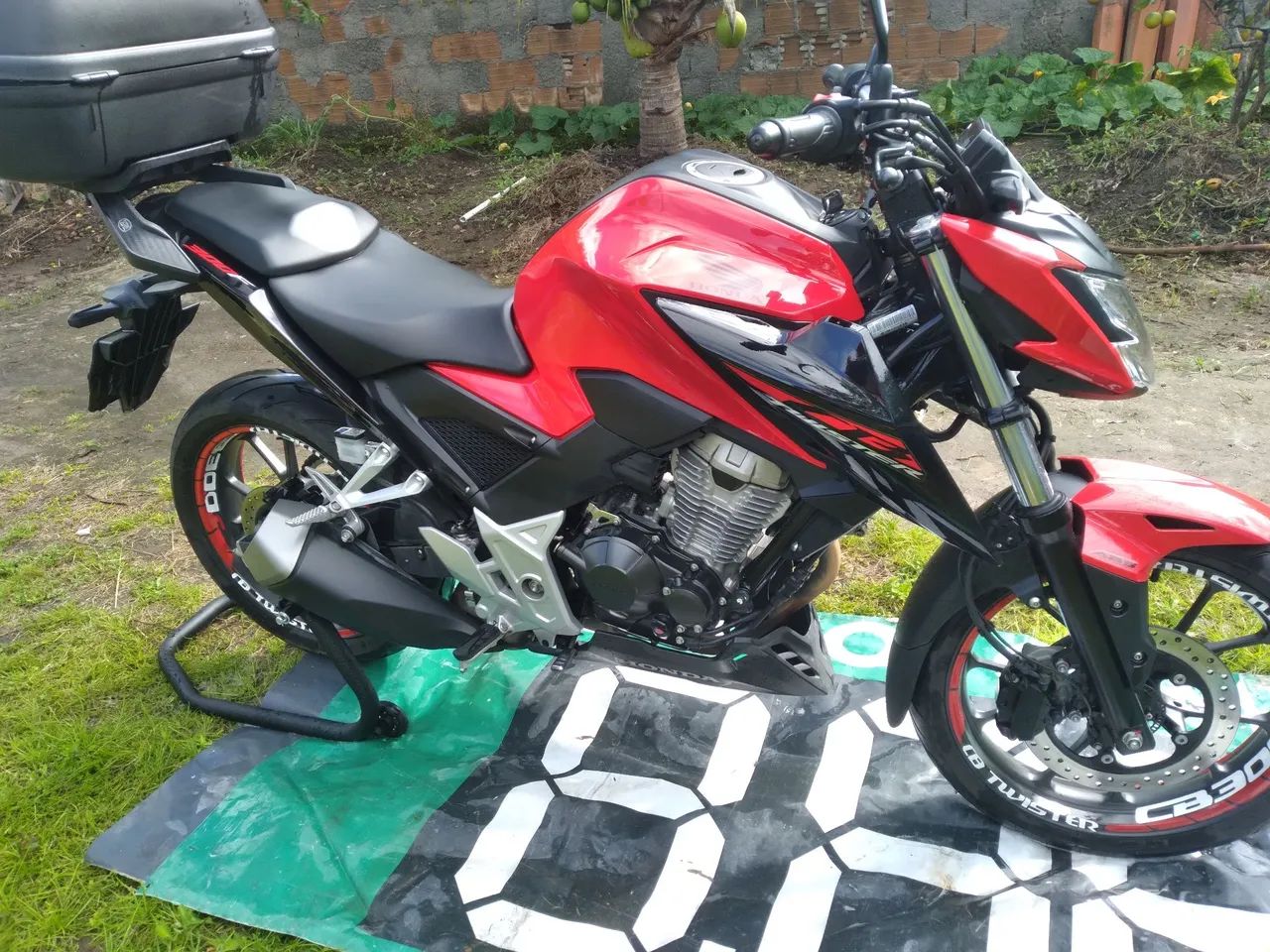 Twisterf 300 ABS - Foto 2