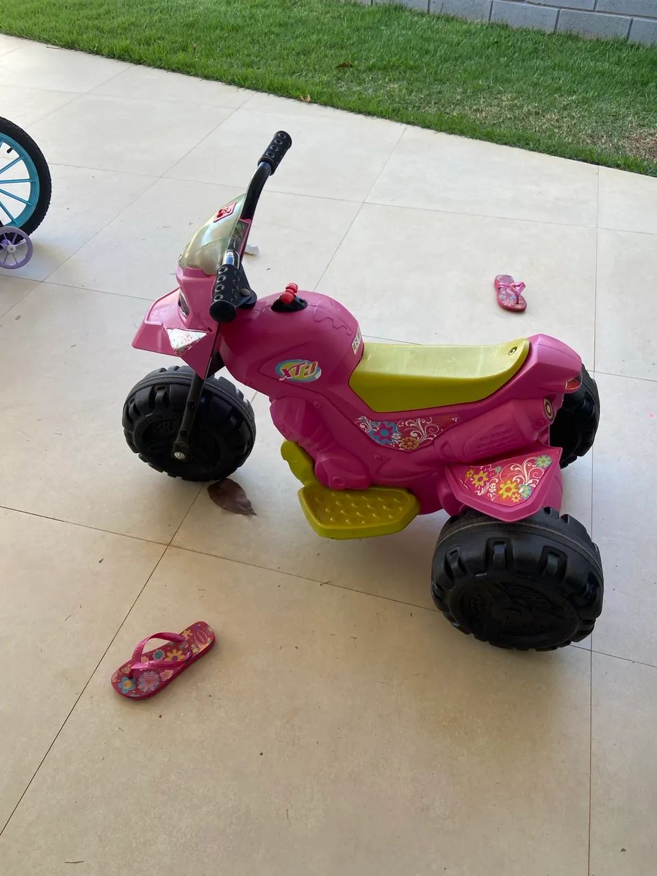 Moto elétrica infantil 