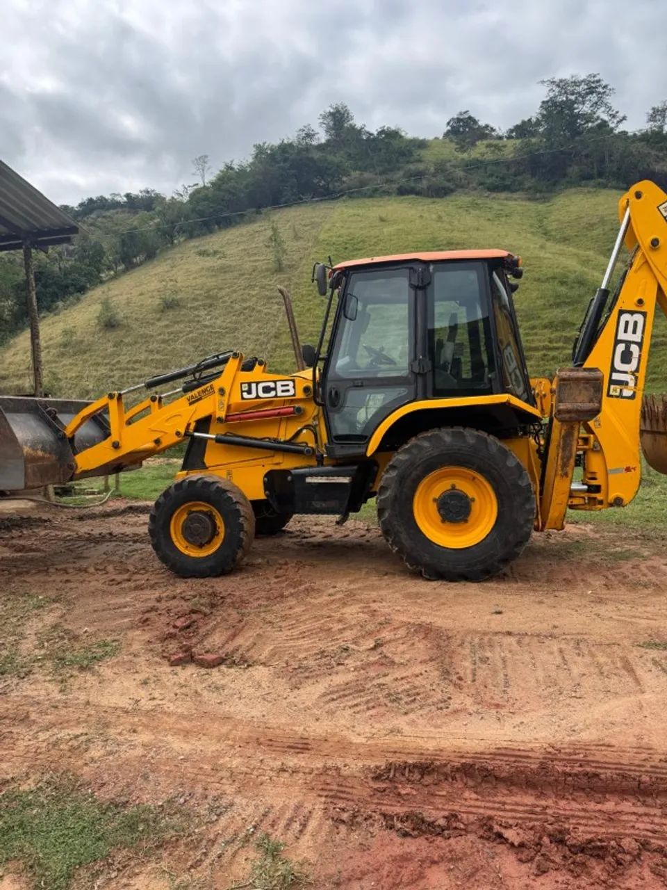RETROESCAVADEIRA JCB - Foto 5