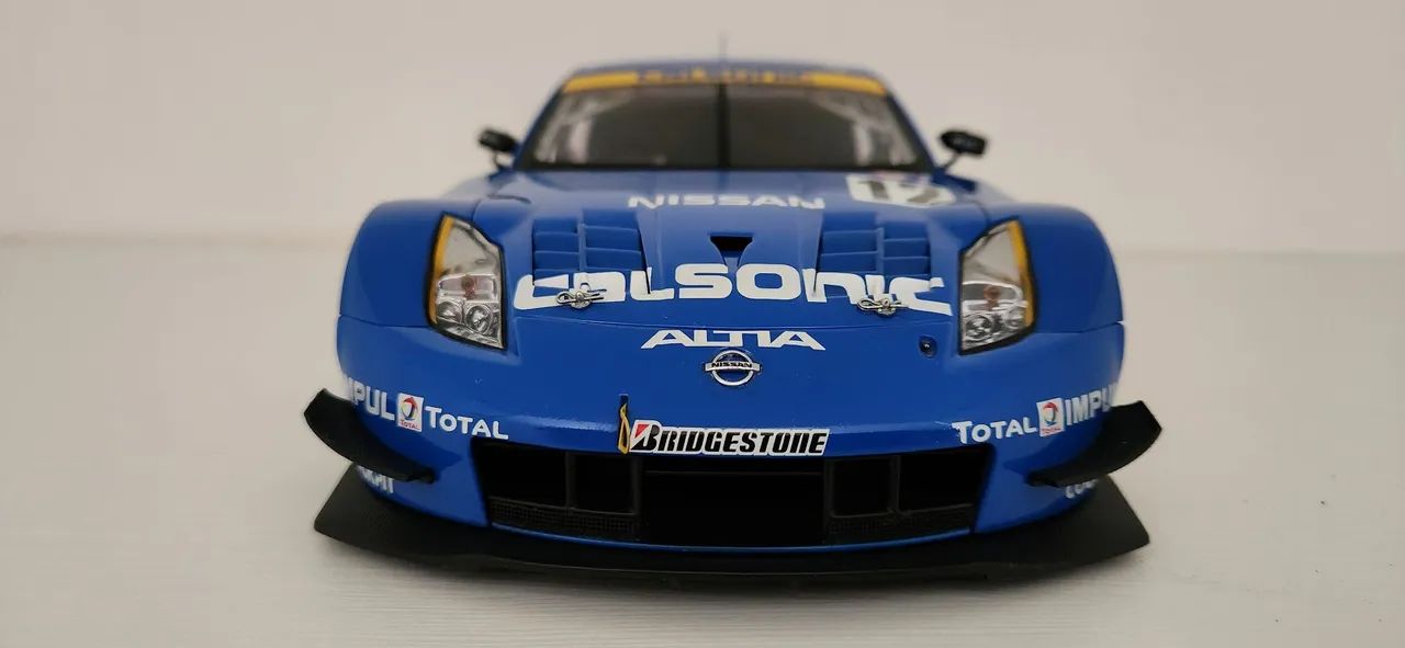 MINIATURA 1:18 AUTOART NISSAN FAIRLADY 350Z CALSONIC IMPUL 2004