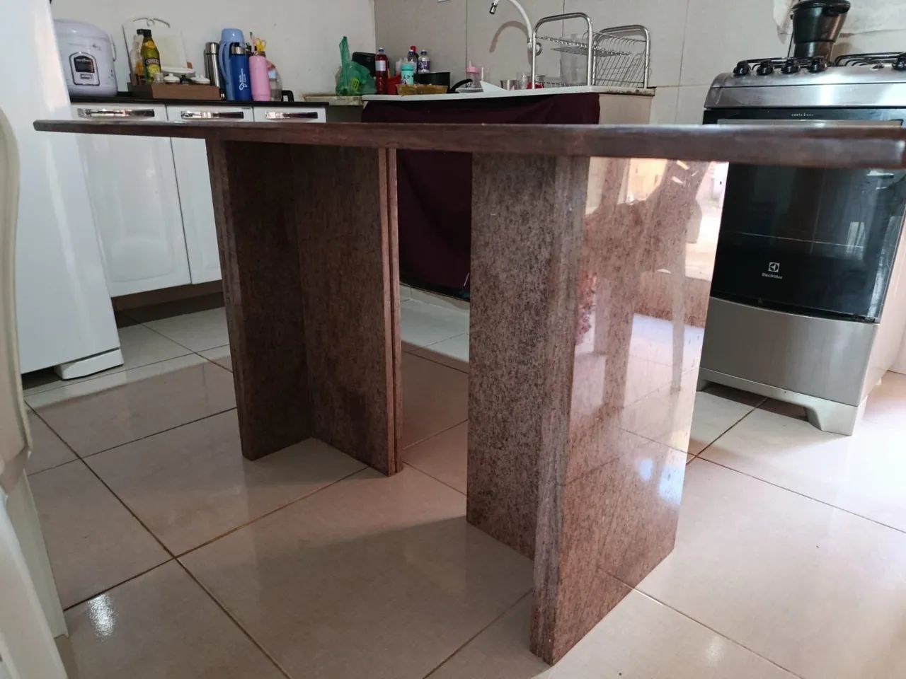 Mesa toda em granito.  - Foto 2