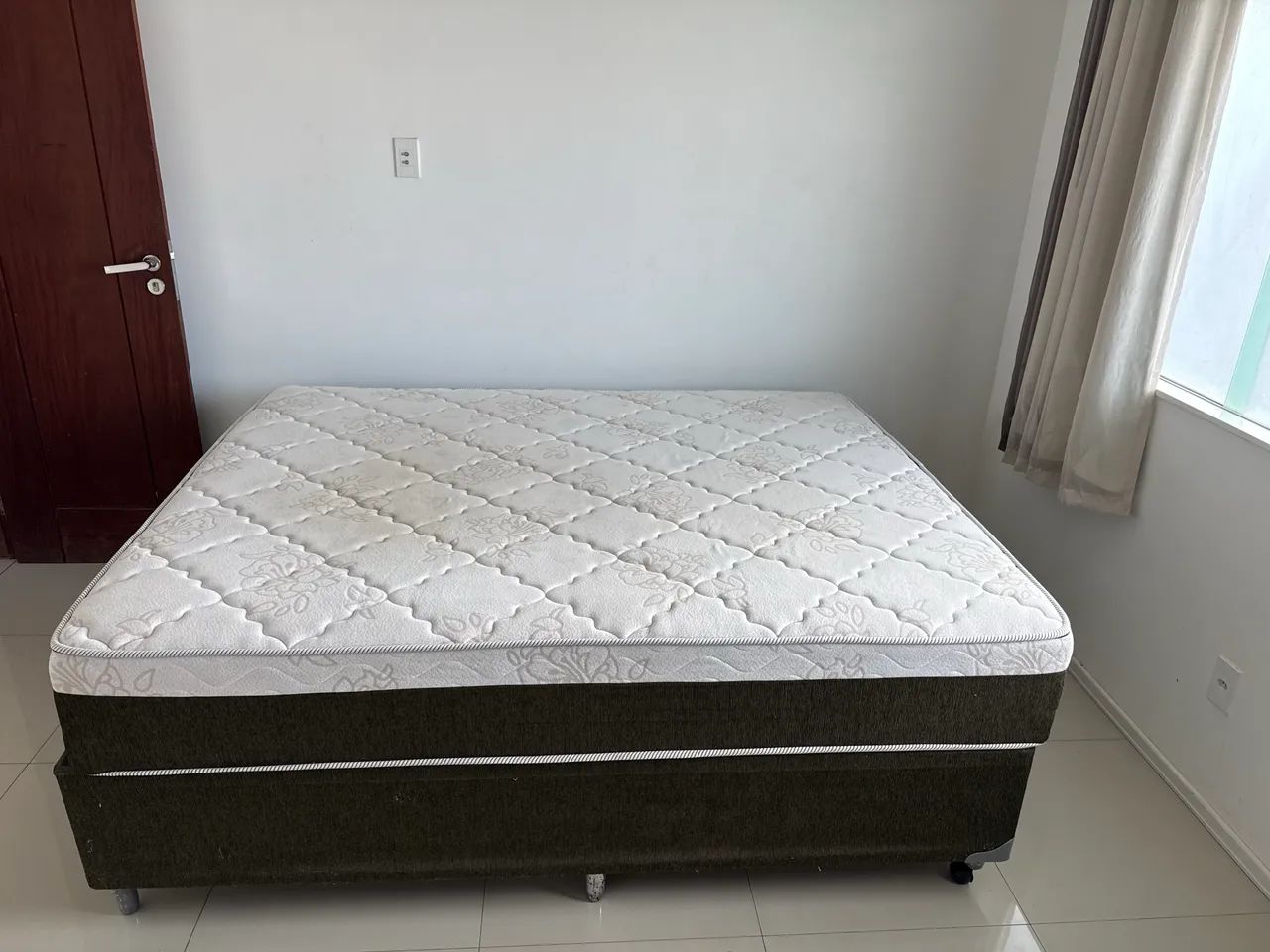 Vendo cama box Queen  - Foto 3