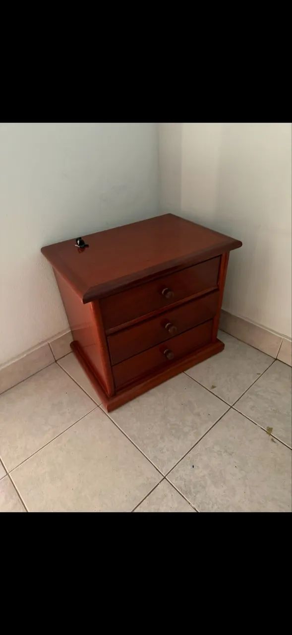Guarda roupas e mesas de cabeceira - Foto 2