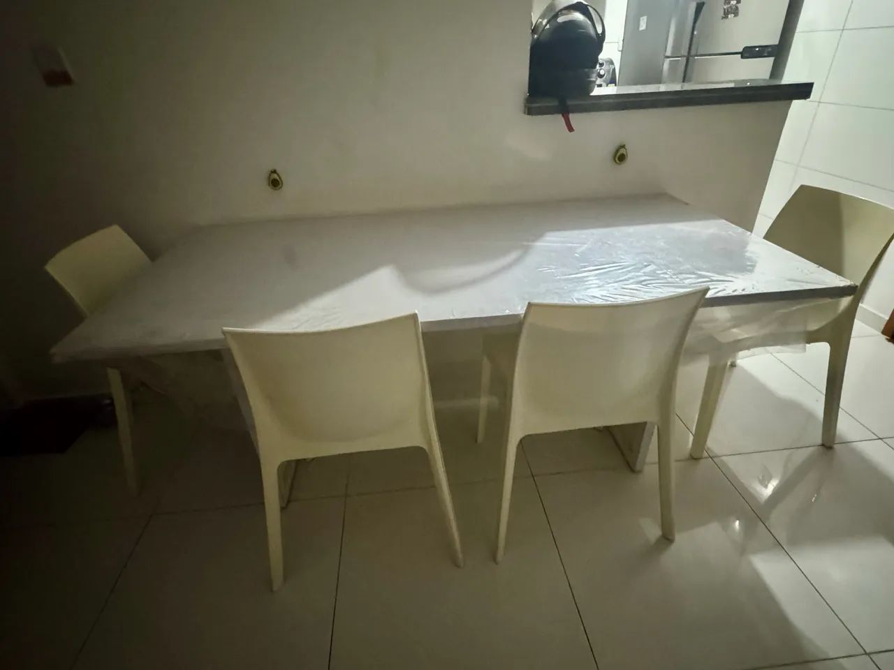 Mesa com 4 cadeiras  - Foto 2