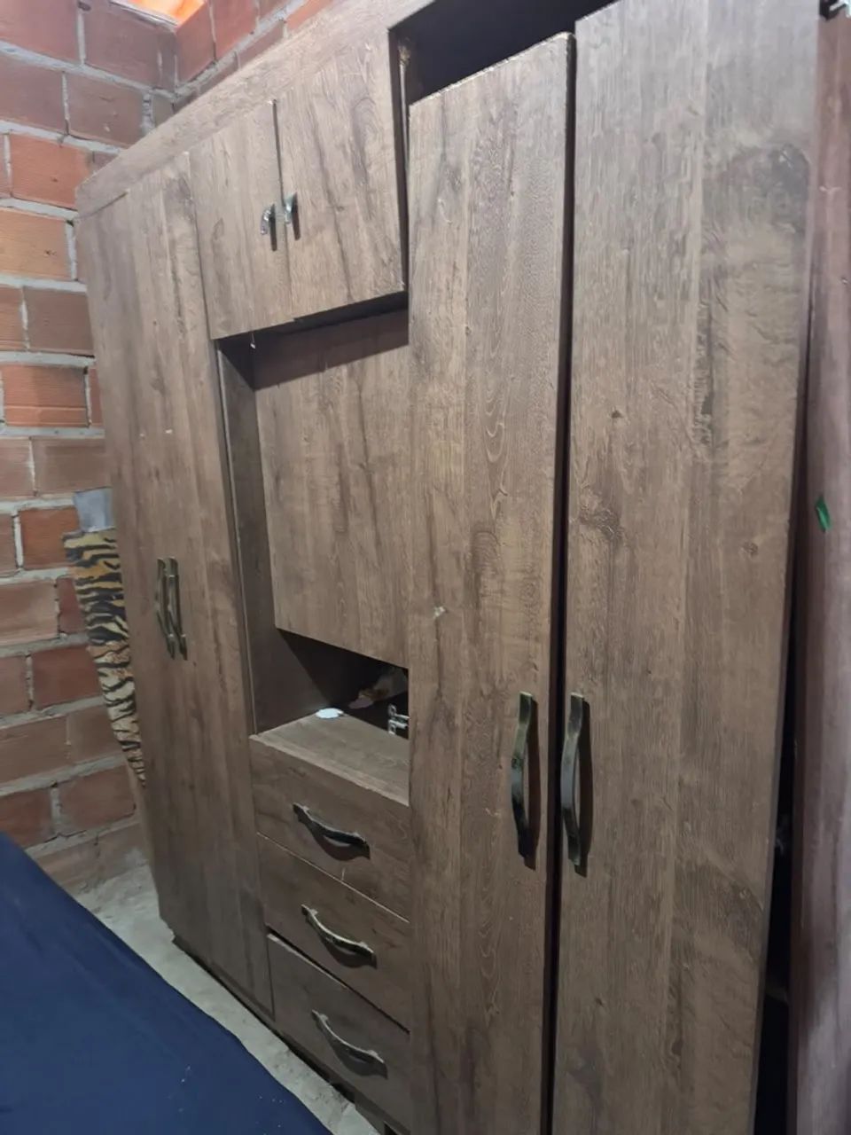 Guarda roupa  7 portas e 3 gavetas  - Foto 3