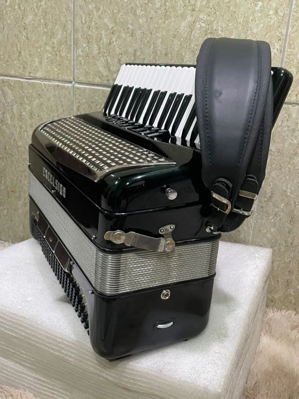 Acordeon Excelsior 120 baixos  - Foto 2