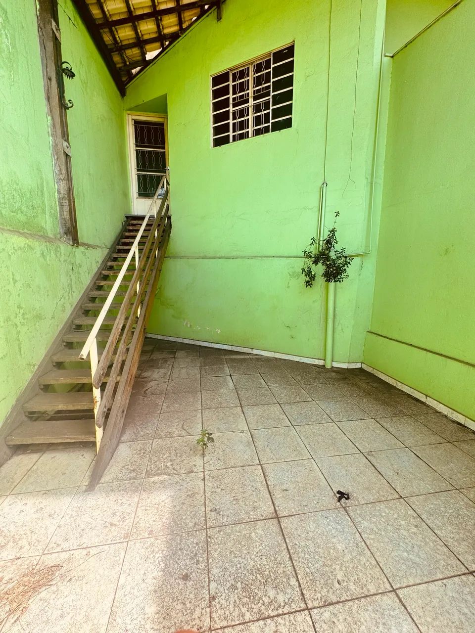 Vendo uma Casa com mais duas kitnets próximo ao clube Náutico  - Foto 2