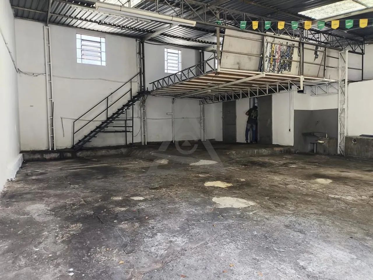 Galpão para alugar em Campinas, Taquaral, com 230 m² - Foto 2