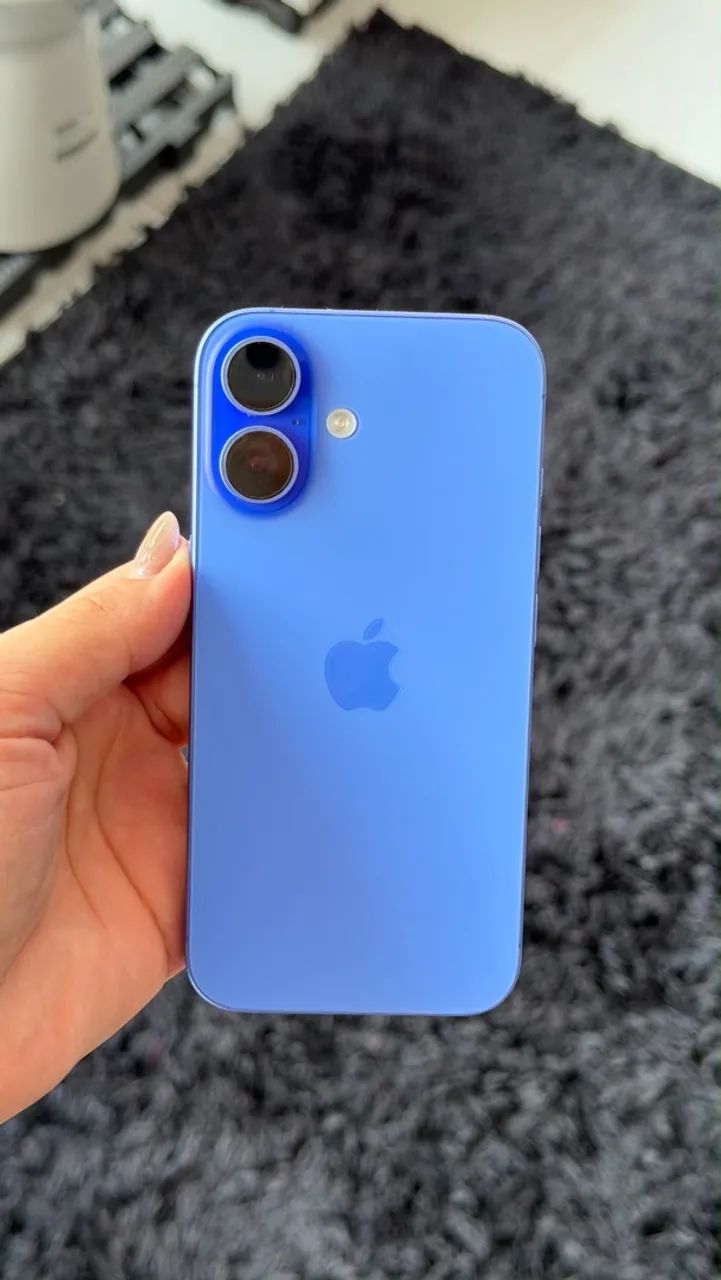 iPhone 16 