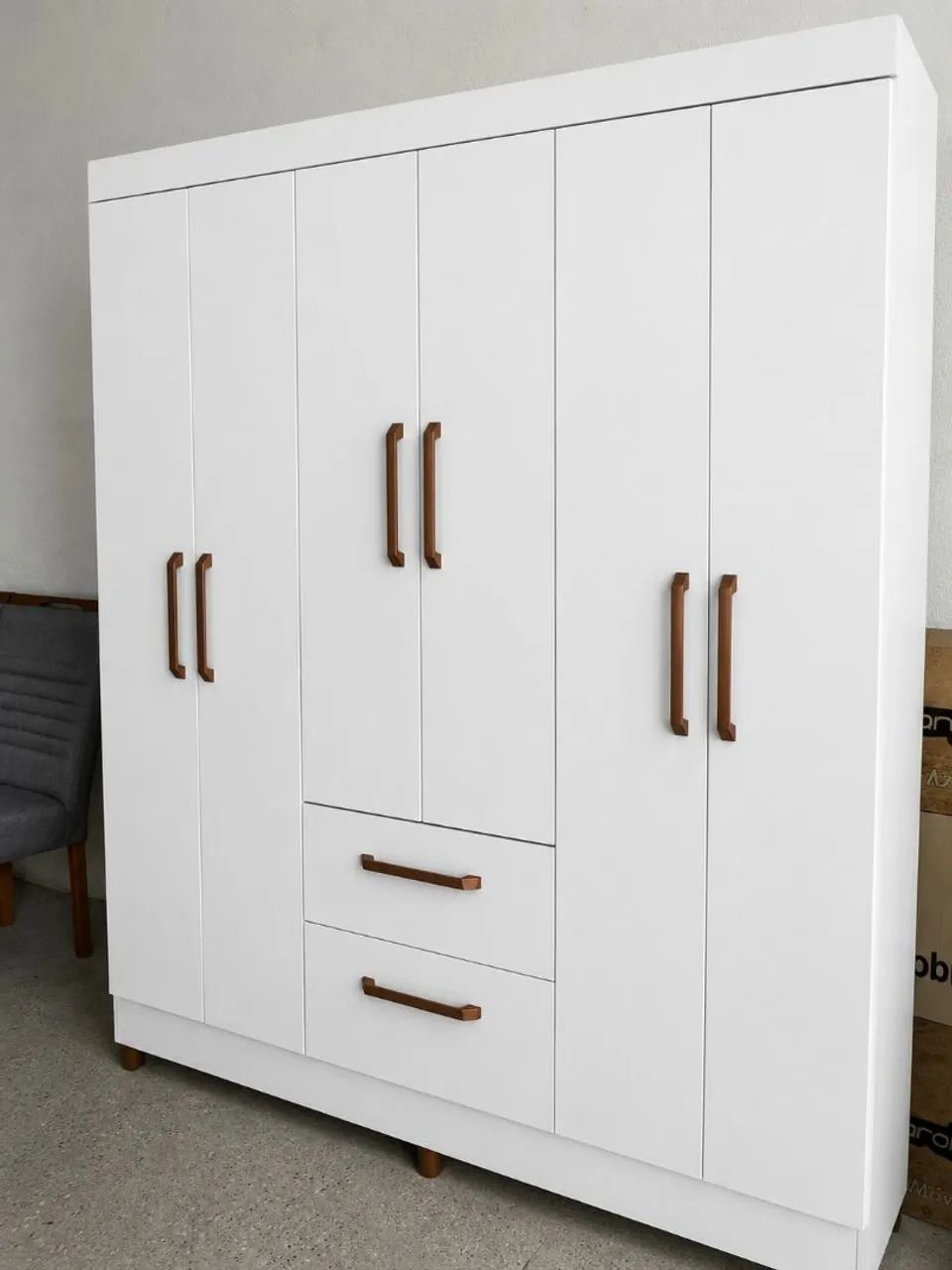 Guarda roupa 6 portas 2 gavetas 
