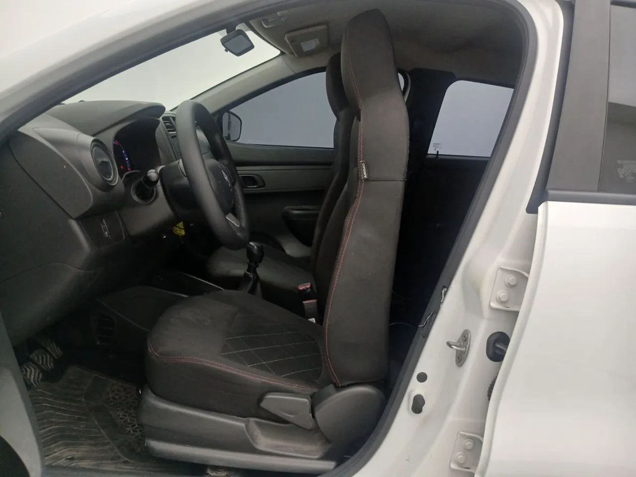 Renault Kwid 1.0 Zen, foto 16 de 18