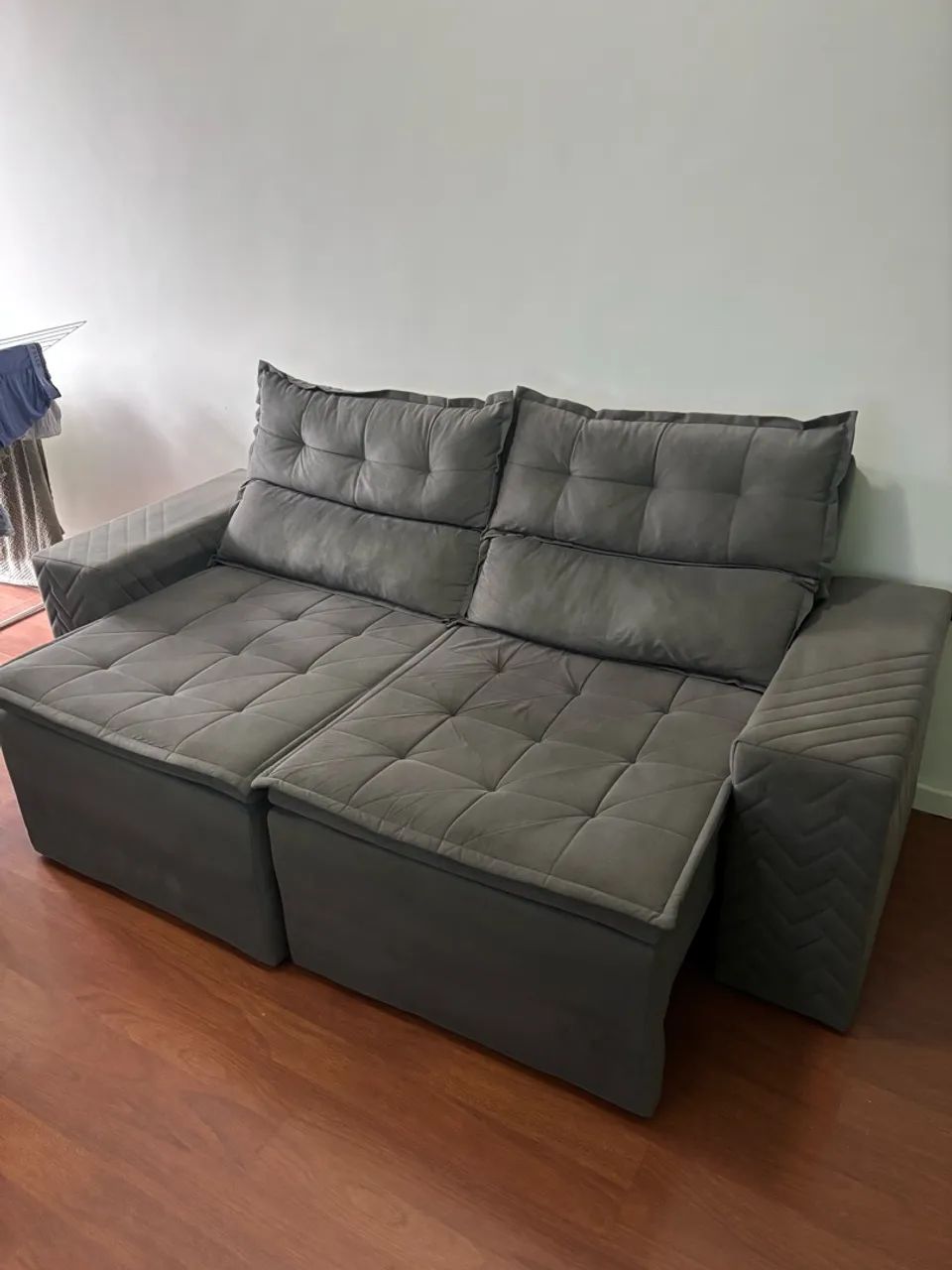 Sofá 3 lugares cinza  - Foto 3