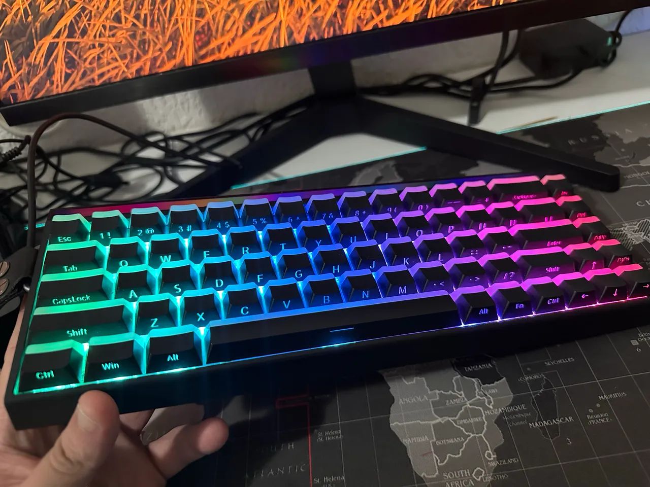 TECLADO AULA HERO 68 - Foto 3