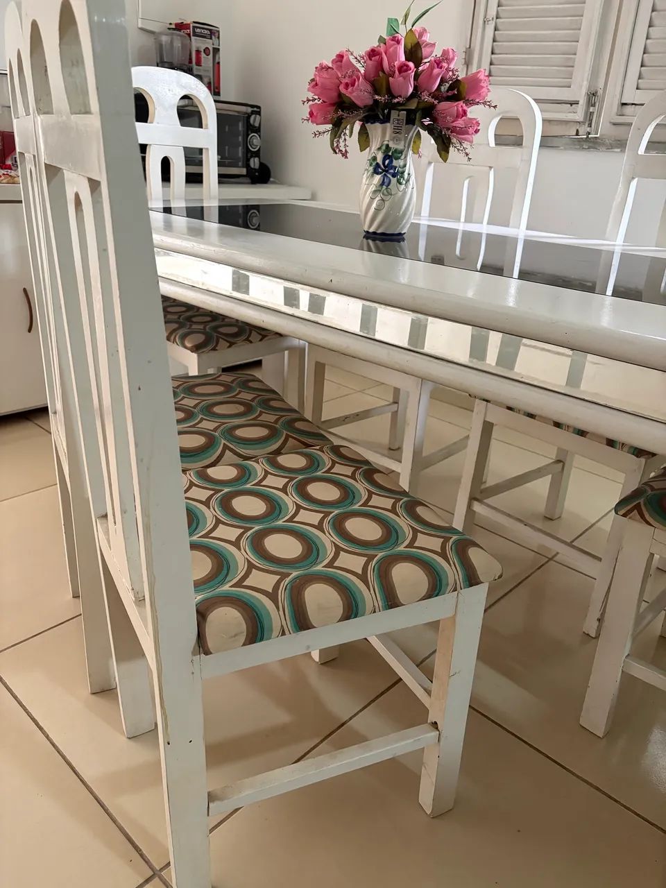 Mesa de cerejeira com 6 cadeiras - Foto 3