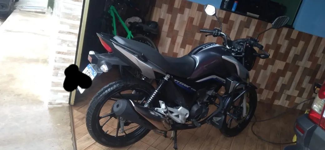 Titan bem conservada 2022 toda ok