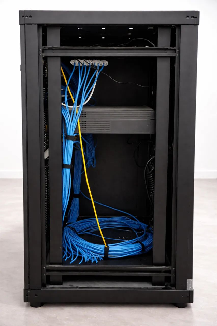Rack de Piso 19? 1,25m Completo c/ Patch Panel + Switch Gigabit - Foto 2
