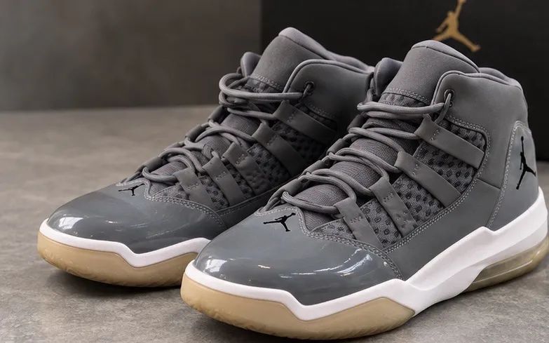Jordan Max Aura 1 ? Cool Grey