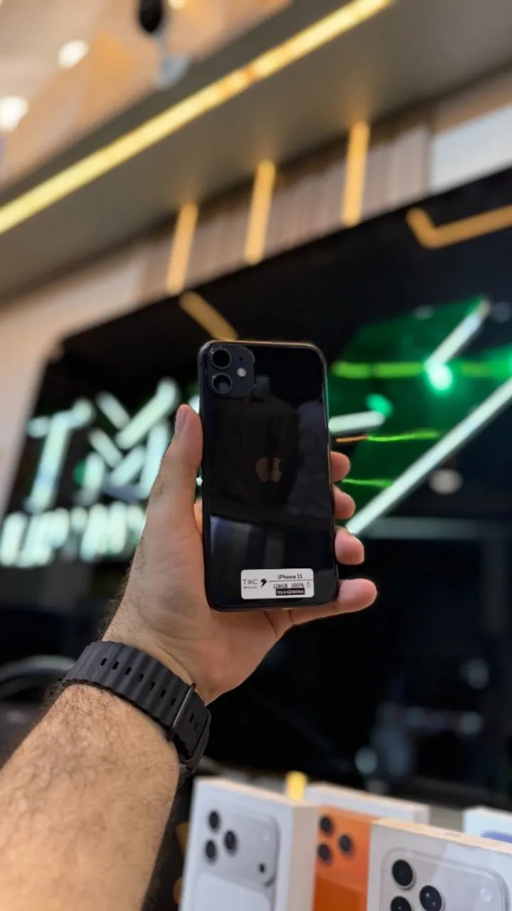 iPhone 11 - 128gb - Seminovo - Foto 2