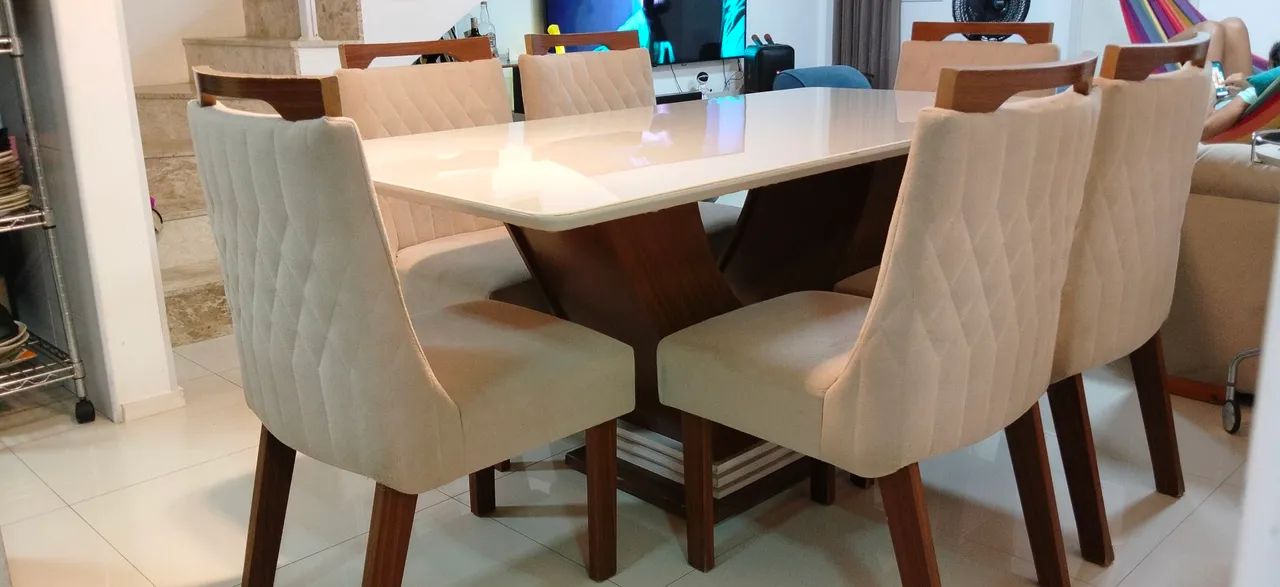 Vendo mesa de jantar semi nova com 6 cadeiras em MDF - Foto 3
