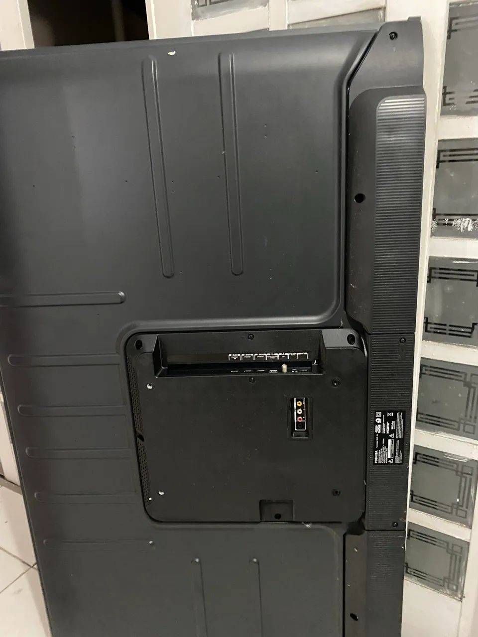Vende se TV 60 polegadas Toshiba QLD 4K com controle e cabo original- com defeito 