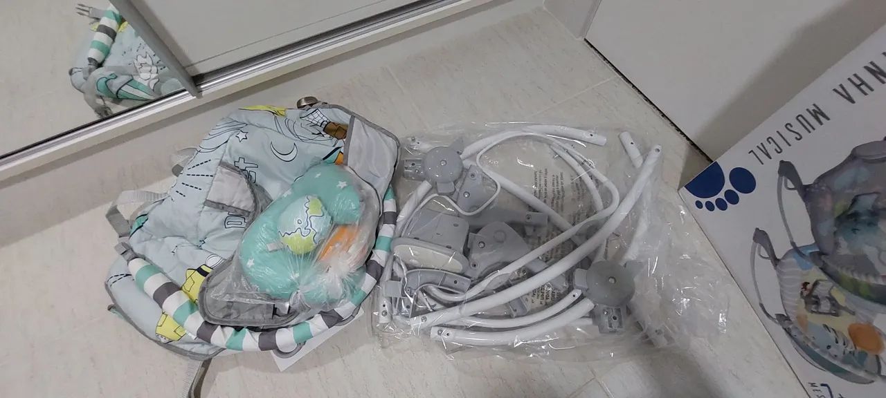 Cadeirinha de descanso Dican tema espacial, bem conservada. - Foto 2