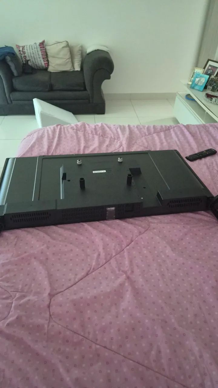 Tv philco 42 polegadas com tela trincada - Foto 3