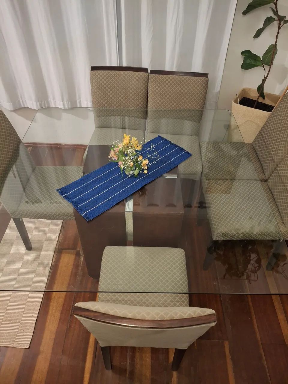 Mesa de vidro - 6 cadeiras