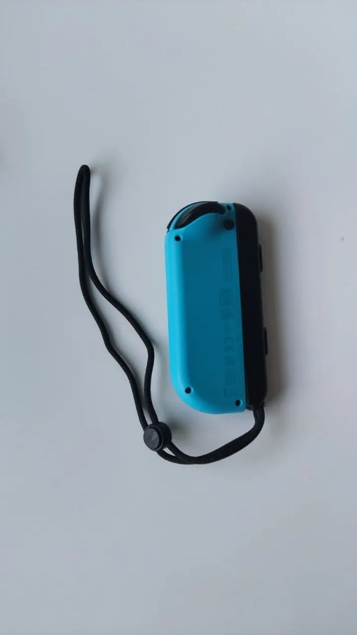 Controle joycon vermelho e azul (original) + carregador quad hyperX (original) - Foto 5