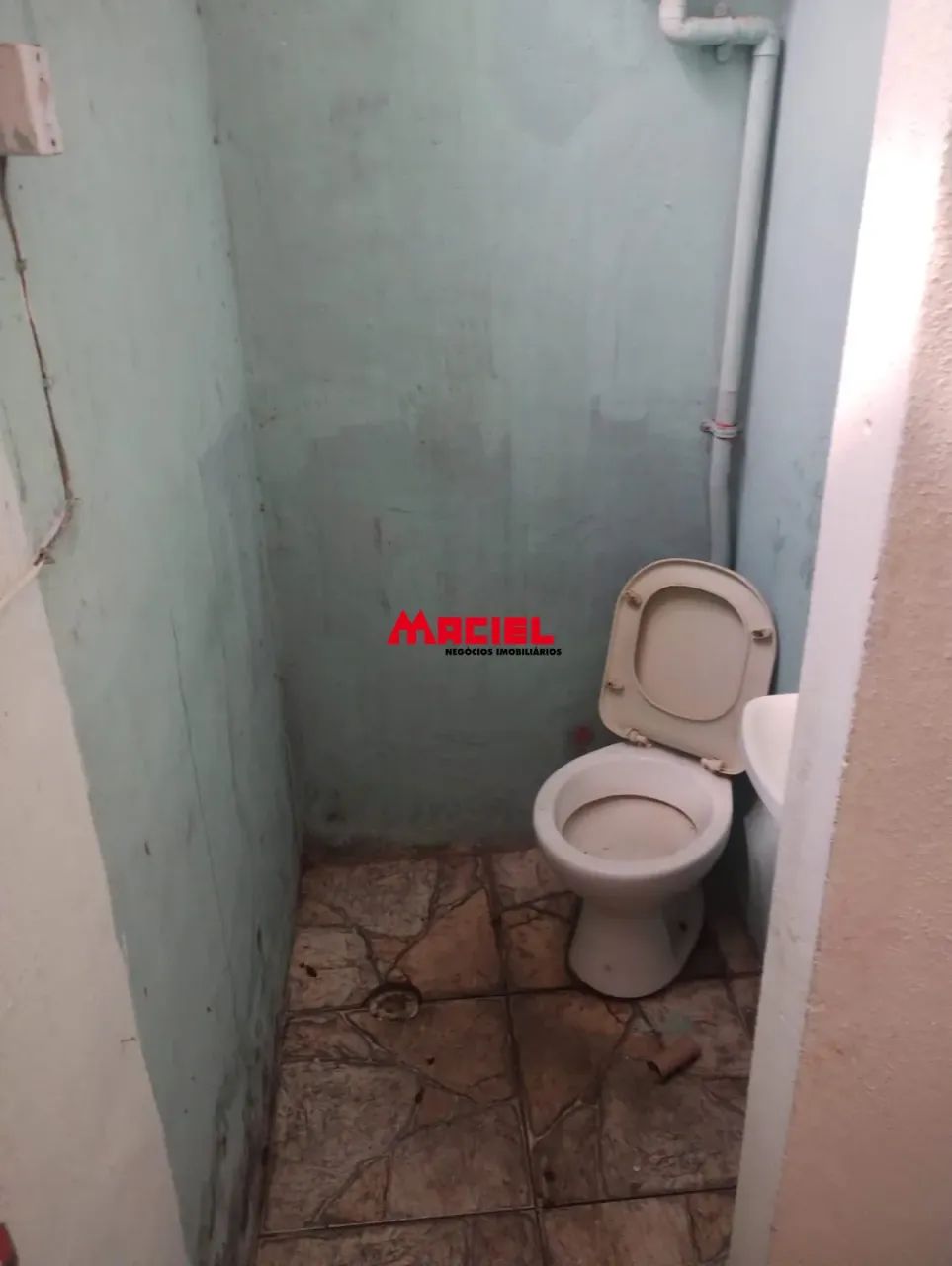 Ponto comercial, com dois espaços para comércio mais terreno ao lado sem construção. - Foto 4