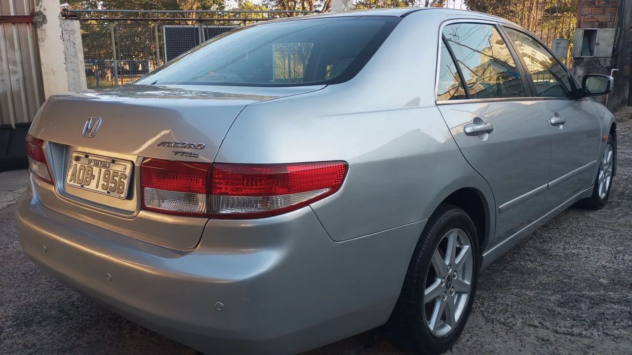 Honda Accord Accord Sedan EX 2.4/2.3/ 2.2 16V 2003
