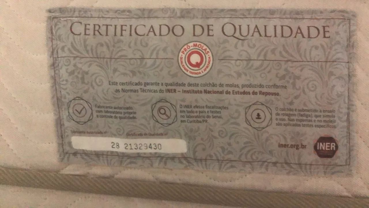 Colchão queen e lençóis  - Foto 5